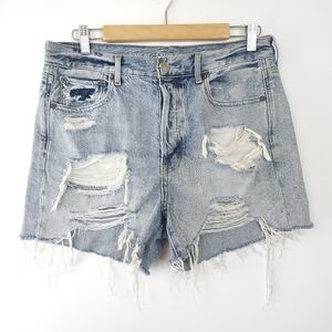 American Eagle 90s Boyfriend Jean Short Distressed Destroyed Medium Wash Size 10